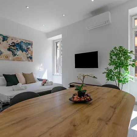 Roma Apartment Near To Colosseum Re-House Exterior foto