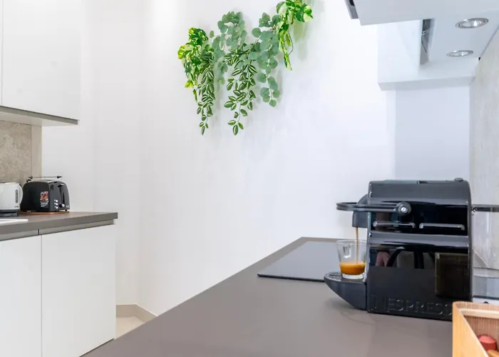 Roma Apartment Near To Colosseum Re-House