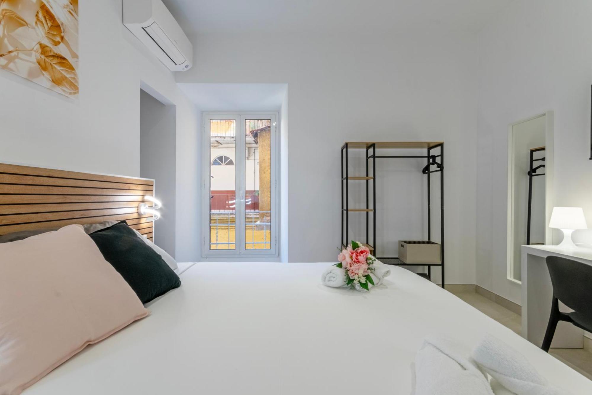 Near To Colosseum Re-house Apartment Rom