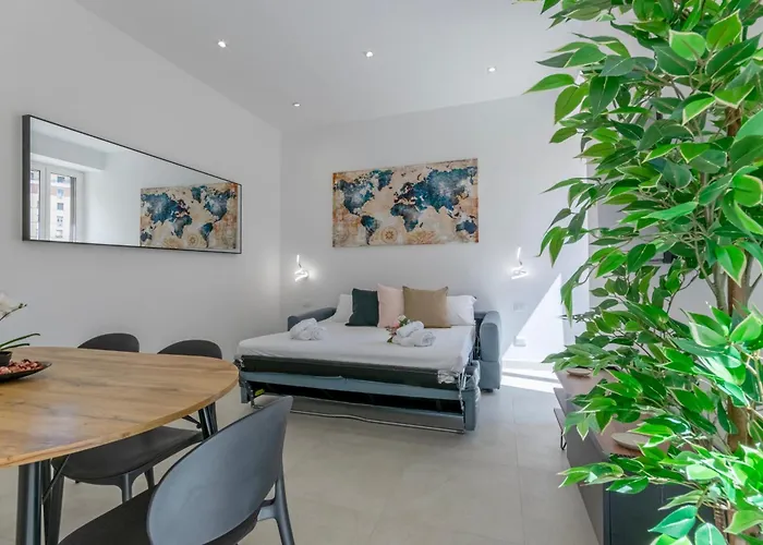 Roma Apartment Near To Colosseum Re-House